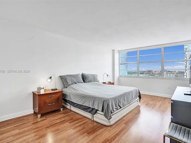 18021 Biscayne Blvd #1804 — Photo 12