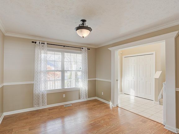 5th image of 10088 Oshkosh Dr