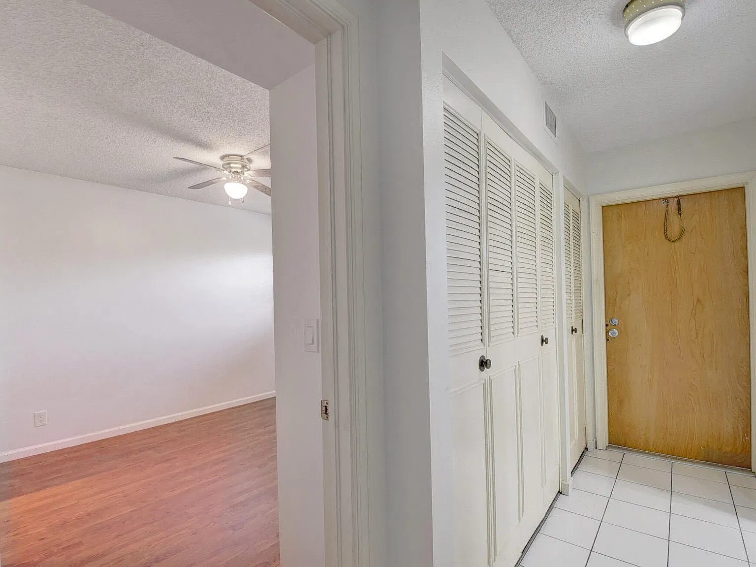 2 bed, 2.0 bath, 963 sqft, $2,200 — Photo 3