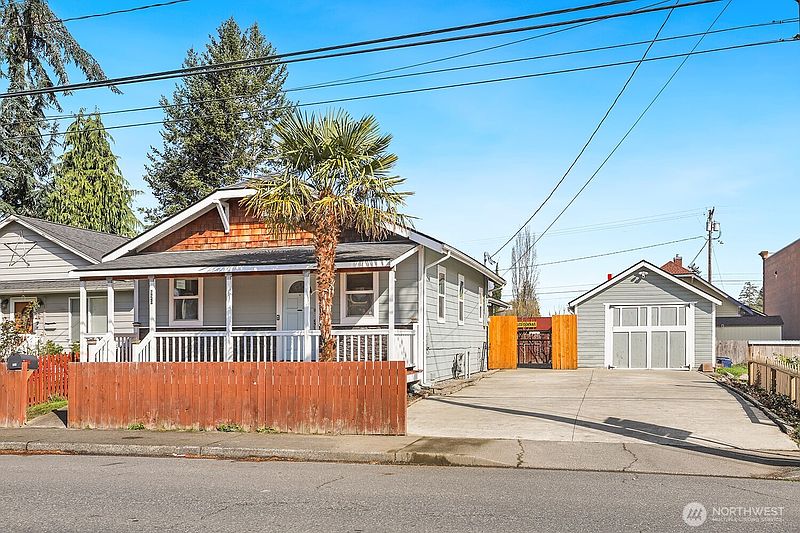 2nd image of 925 McLean Road