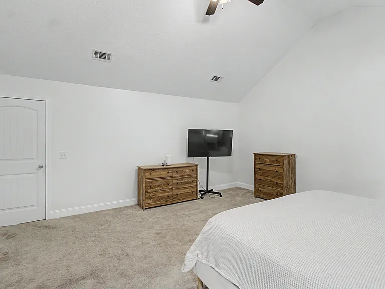 906 Rachel Ln — Photo 25