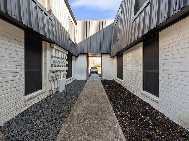 Magnolia Flats — Photo 27