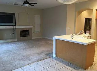 400 Bailey Ct — Photo 2