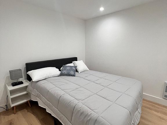 5th image of 2636 3rd St #2636