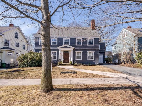 1936 Bloomingdale Ter, Halifax, NS B3H 4E5