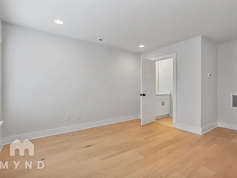 2242 N Graham St #2 — Photo 19