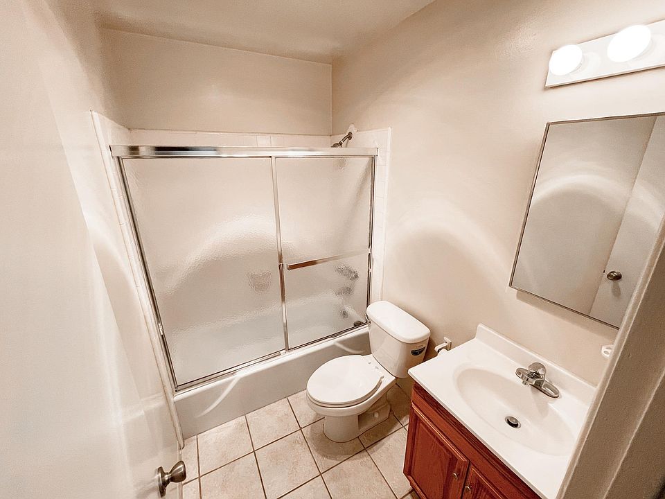 1st image of 3627 Newton St #4