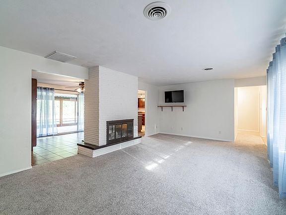 4th image of 3721 Courtwood Dr
