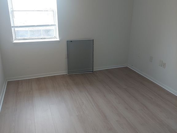 4th image of 4420 Gettysburg Rd APT 11