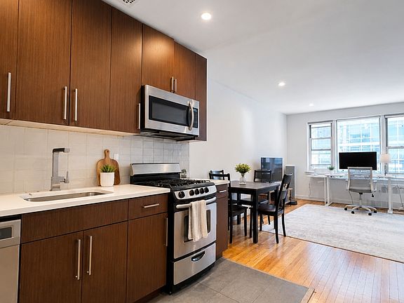 4th image of 1645 2nd Ave APT 2A