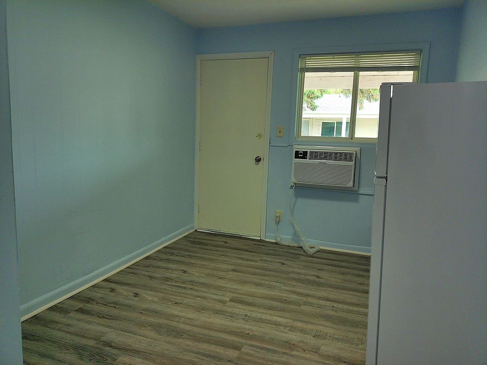 2nd image of 1420 Rodeo Rd 38
