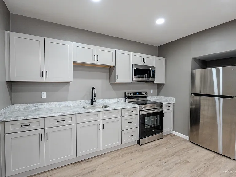 125-1255 N 11th St #1 — Photo 3