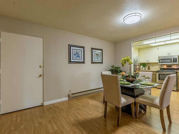2nd image of 1031 Crestview Dr APT 218