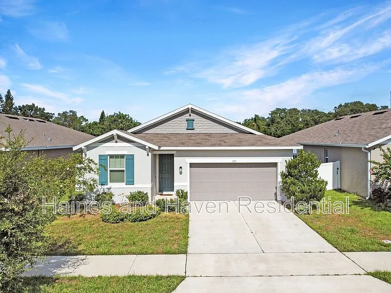 4 bed, 2.0 bath, 1907 sqft, $1,795 — Photo 1