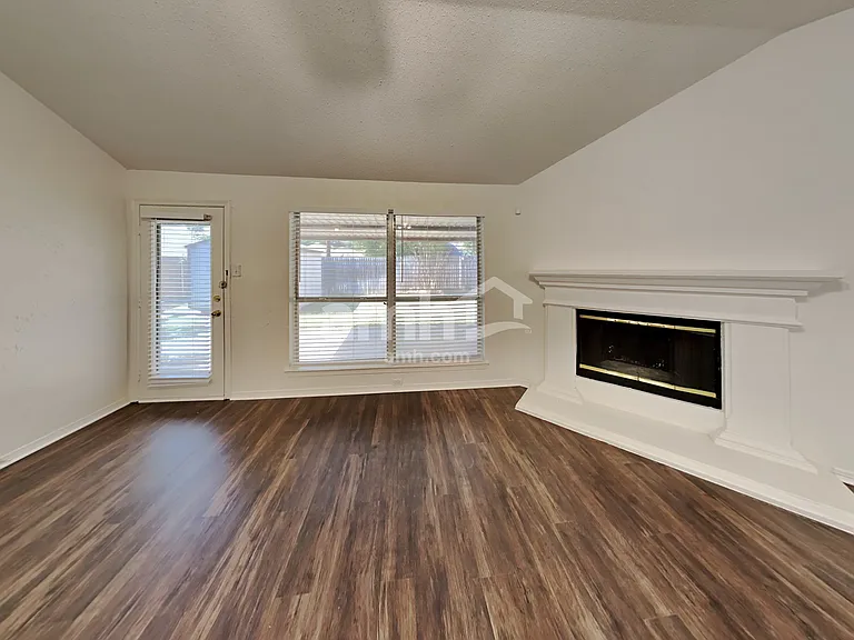 6024 Silkcrest Trl — Photo 7