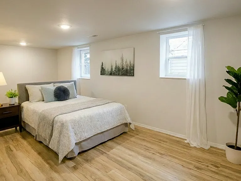 4551 4th Ave NE #B — Photo 4
