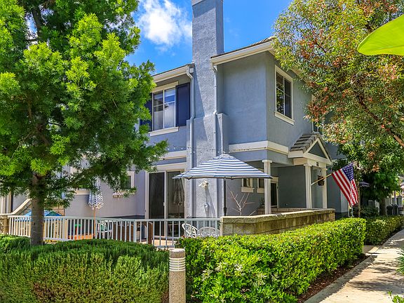 3rd image of 60 Carlsbad Ln