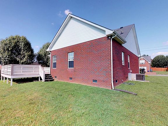 5th image of 111 Dakota Dr