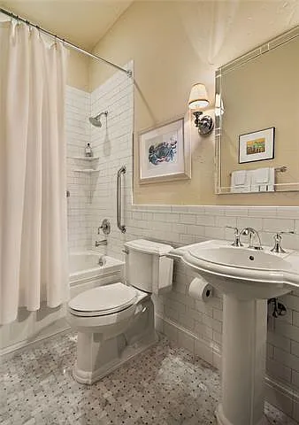 1452 Lakeshore Blvd — Photo 28