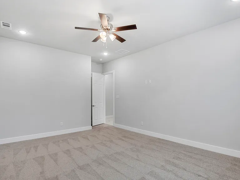 2217 S Peachtree Ct — Photo 25