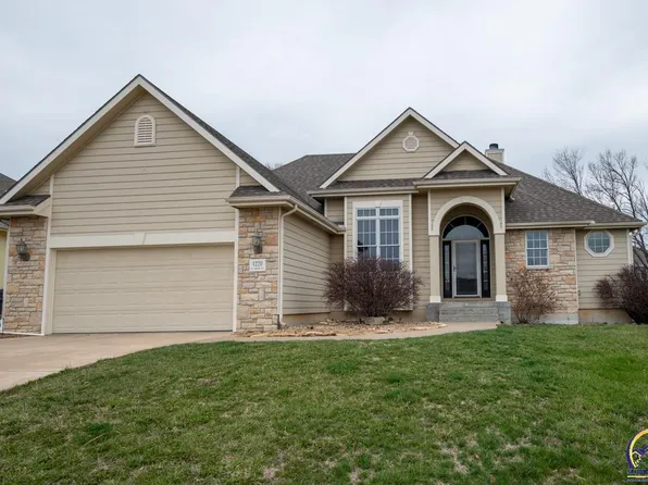 4220 SW Cambridge Ave, Topeka, KS 66610