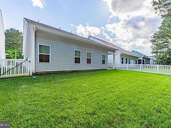 2nd image of 12115 Snug Harbor Rd