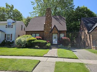 74 Mohawk Rd, Pontiac, MI 48341