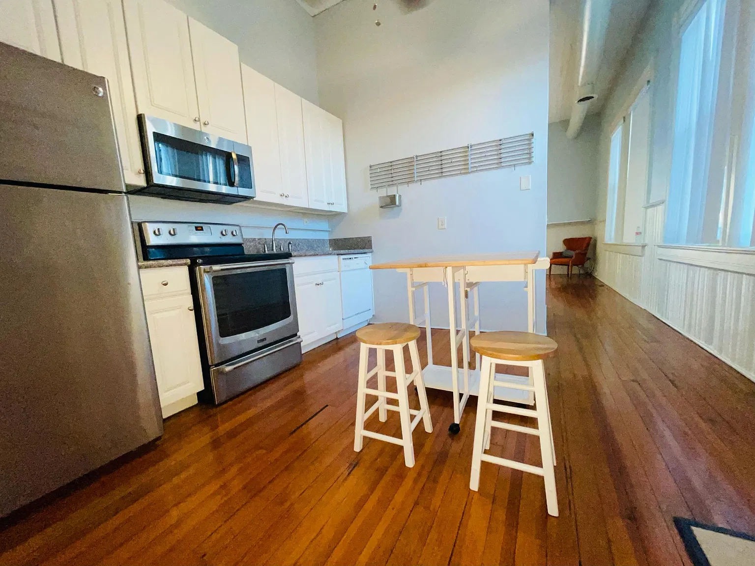 427 S Main St — Photo 2