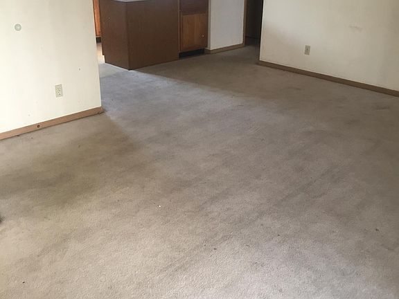 2nd image of 2324 Ashland Cir APT 7