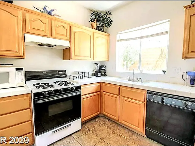 10365 Bent Willow Ave — Photo 11