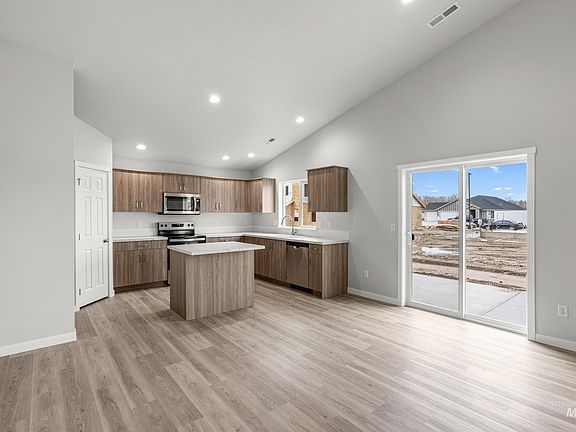 3rd image of 511 Hamlow Ave