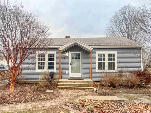 1506 S Clay Ave, Jacksonville, IL 62650
