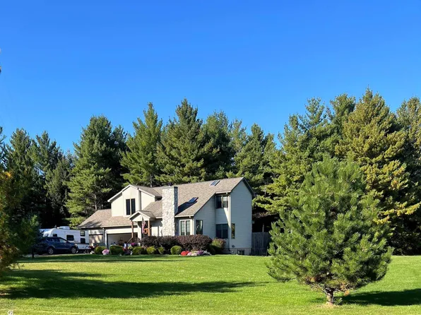 1210 Pine Lake Trl, Marlette, MI 48453