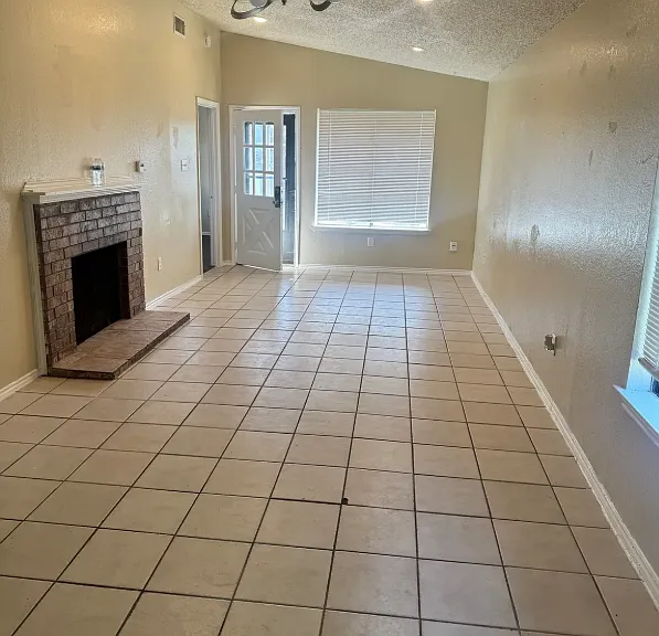 5617 Mansfield Rd — Photo 3