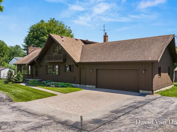 1050 64th St SW, Byron Center, MI 49315