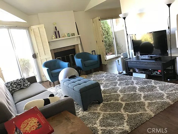 1 bed, 300 sqft, $1,650 — Photo 2