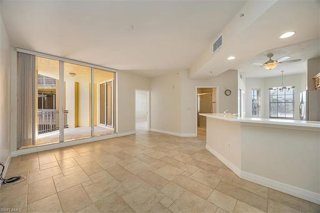 1 bed, 1.0 bath, 852 sqft, $3,000 — Photo 2