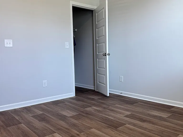 431 Falling Leaf Loop — Photo 11
