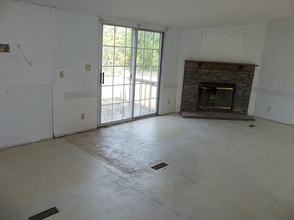 4th image of 6275 Karen Dr