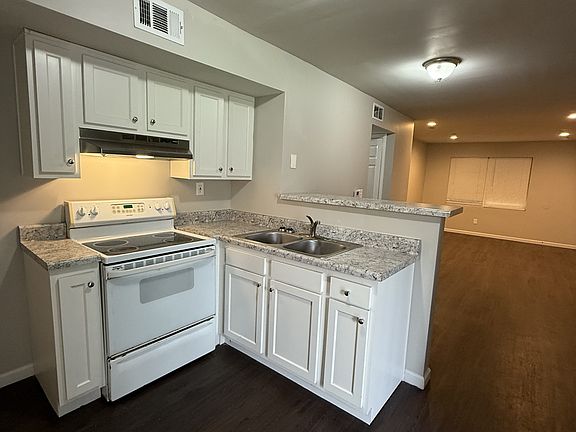 3rd image of 916 14th St SW #A