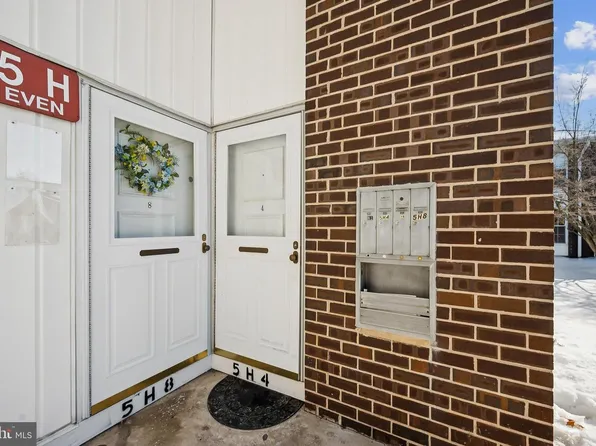 275 Green St APT 5H4, Beverly, NJ 08010