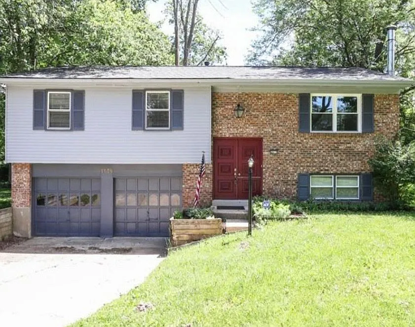 4610 Fox Chase photo 1