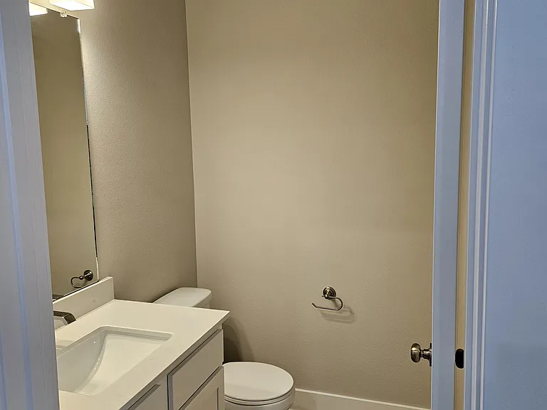 431 43rd St SW — Photo 4