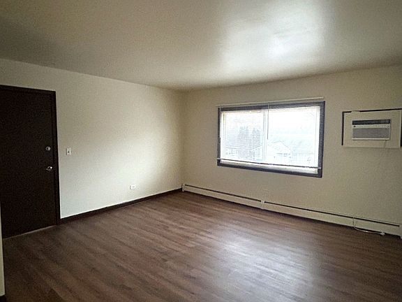 2nd image of 1300 Getzelman Dr #6