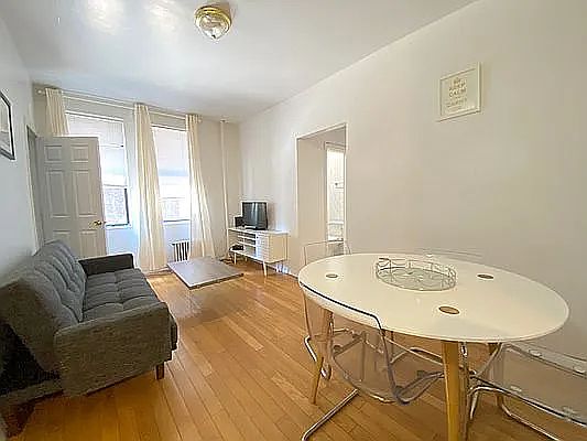 2nd image of 1875 Lexington Ave #2E
