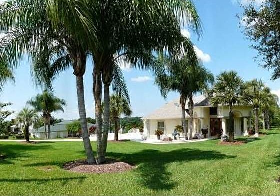 2nd image of 2043 Droyslden Ln