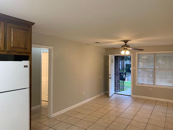 4th image of 3100 Pakenham Dr