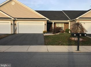 59 Cheval Pl, Falling Waters, WV 25419