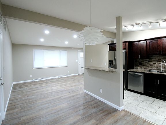 Dining/Kitchen