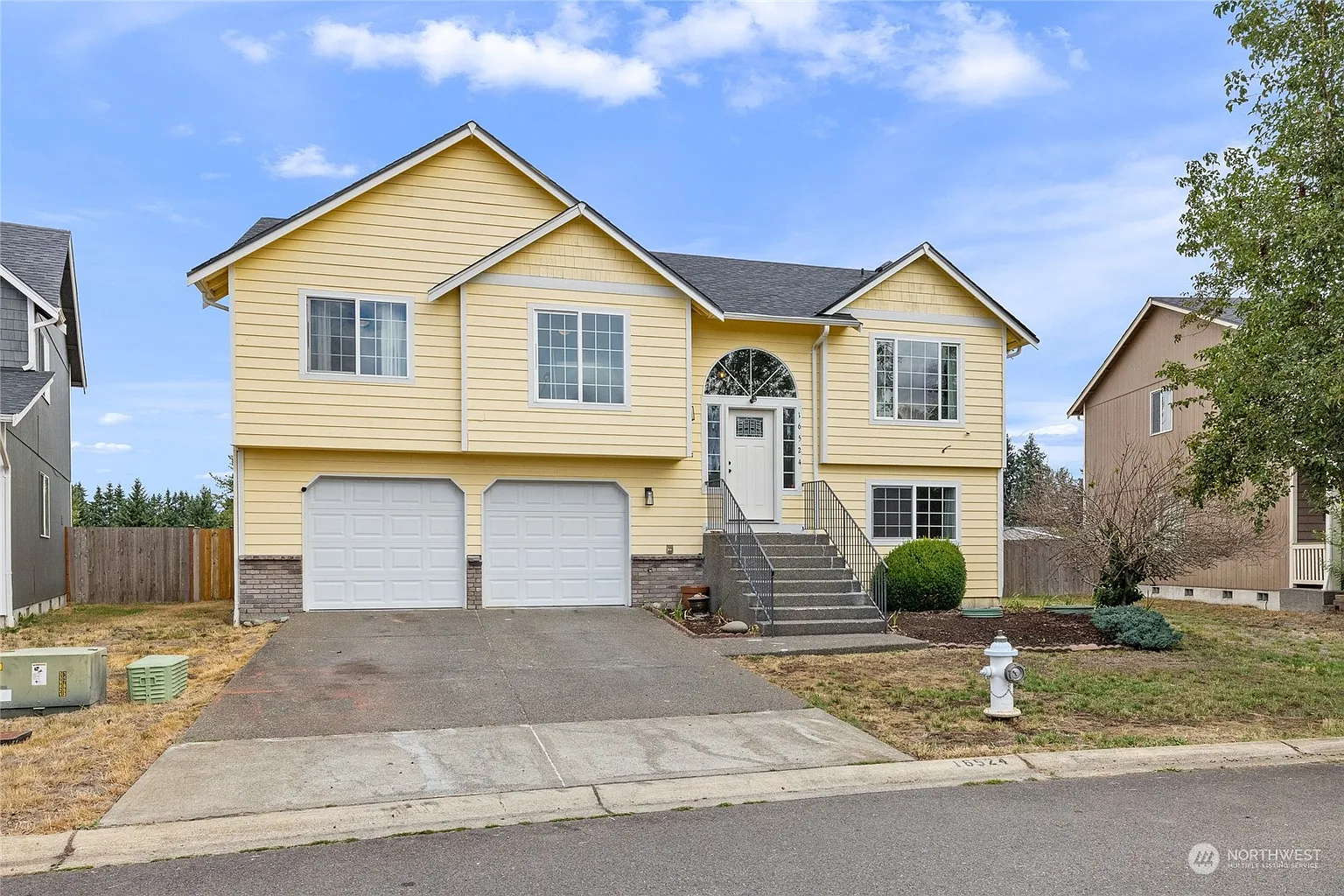 16524 Rainier View Drive SE photo 1